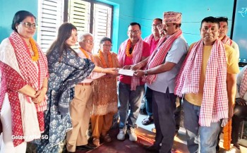 नेपाल राष्ट्रिय विद्यापिठ माविमा अक्षयकोष खडा, डा. लोहनीद्वारा ८ लाख रकम हस्तान्तरण